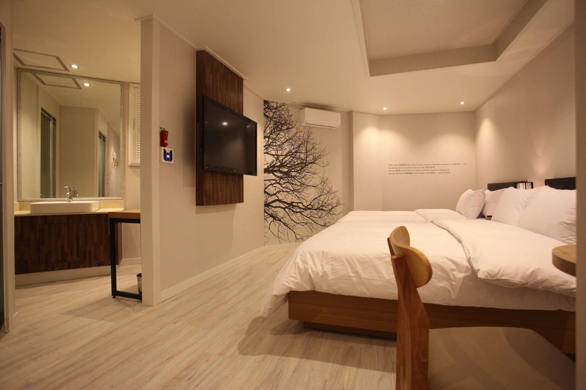 New Suwon Hotel Exterior foto